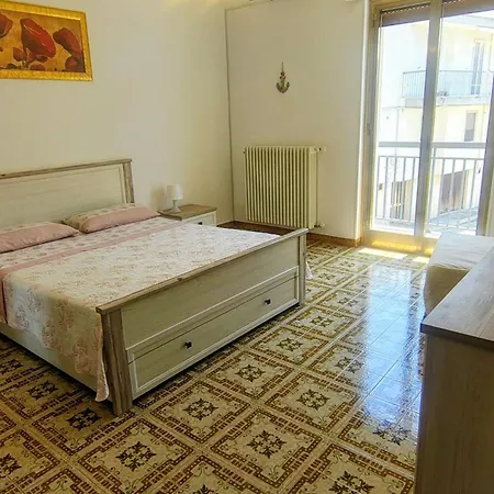 Mayra House